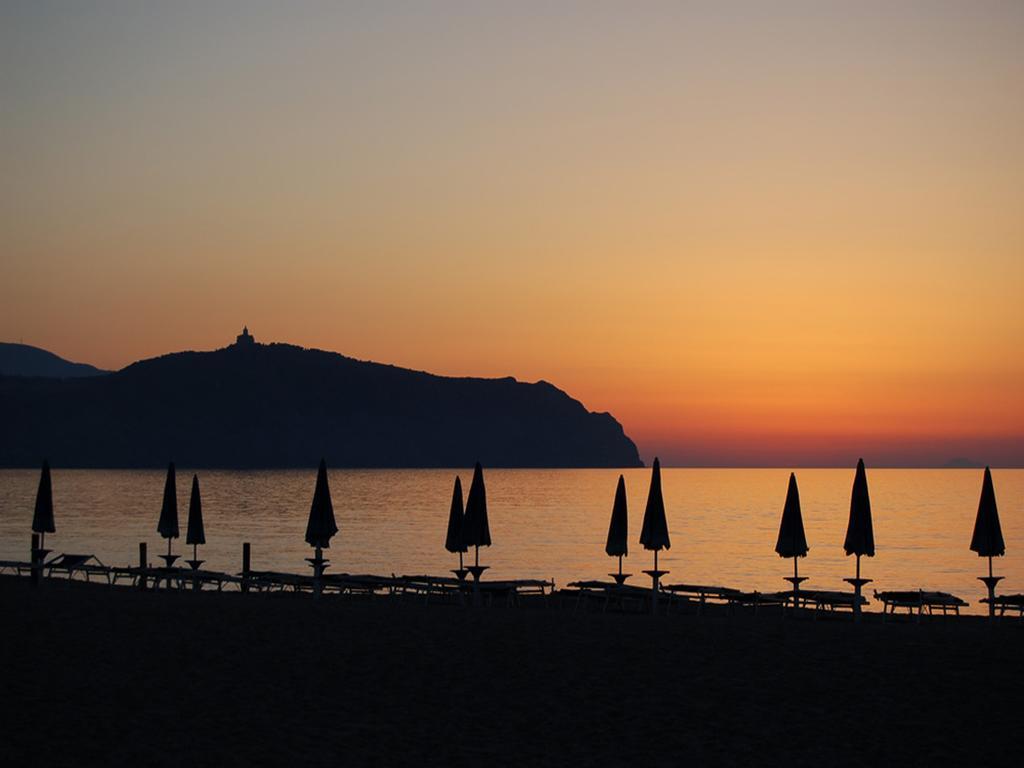 Baia Dei Delfini Furnari Exterior foto