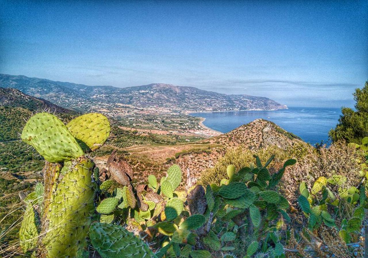 Baia Dei Delfini Furnari Exterior foto